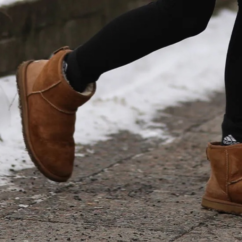 UGG Classic Mini Boot